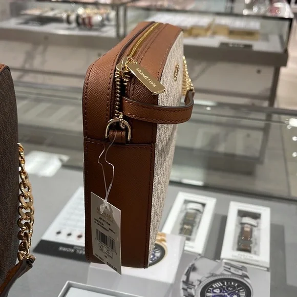 Michael Kors Jet Set Item Large East West Zip Crossbody Vanilla Signature - Picture 14 of 16